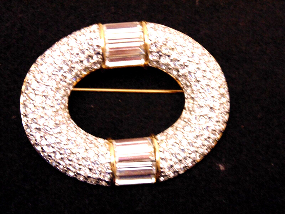 NOS 80s Sparkling Swarovski Pave Crystal Oval Brooch Gold Plated Statement SAL